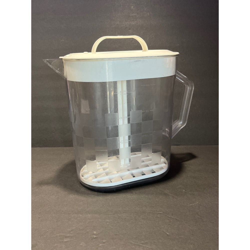 Pampered Chef Family Size Quick-Stir Pitcher 1 Gallon 4 Quart Clear White Mixing